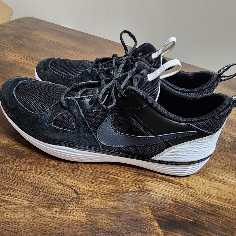 Nike Solar Soft Mens Size 13